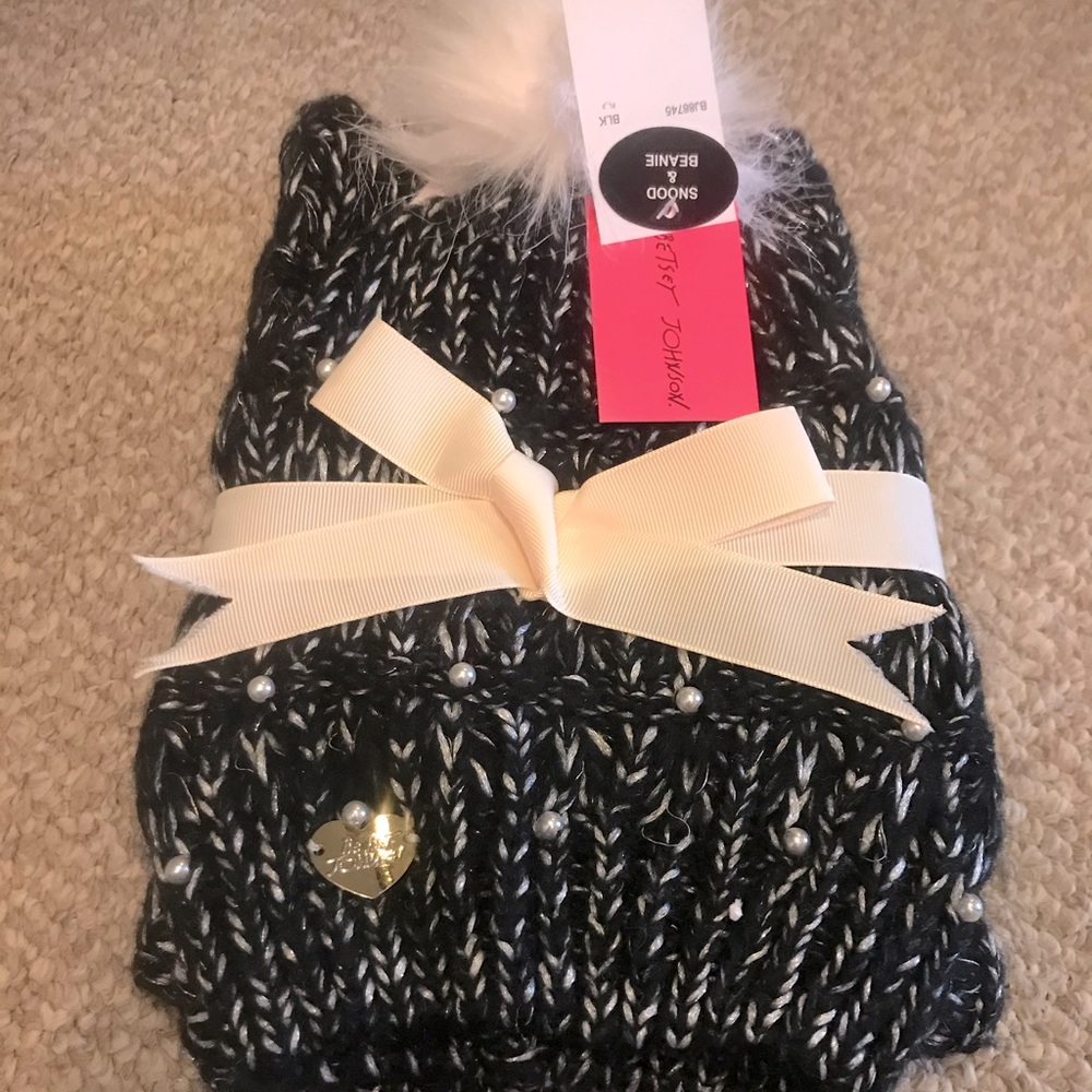 Betsey Johnson Snood & Beanie Set, One Size, NWT